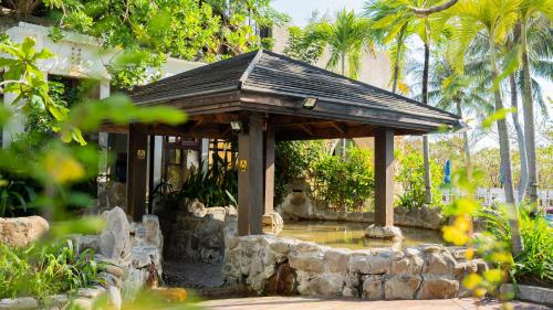 Taman di luar Yoho Beach Resort Kenting