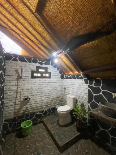 Koupelna v ubytování EDRIAN BUNGALOWS