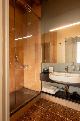 Ein Badezimmer in der Unterkunft Le Andrianelle