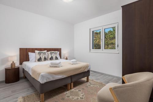 Hendrix Apartment