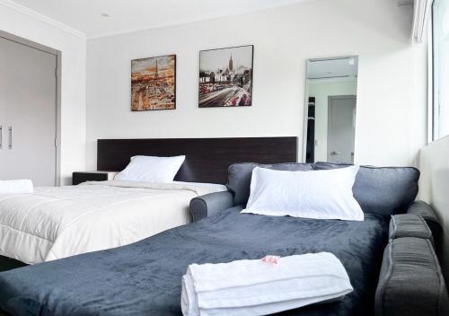 Imagen de la galería de Suite elegante con piscina y jacuzzi - RiverFront 2, en Guayaquil