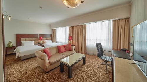 Televisyen dan/atau pusat hiburan di Dong Fang Hotel Guangzhou