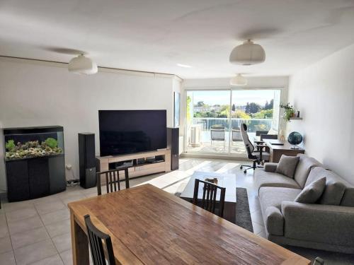 Bel Appartement avec Terrasse et Clim