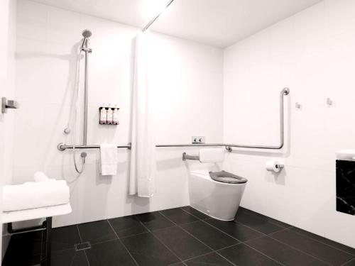 Movenpick Hotel Melbourne On Spencer Image