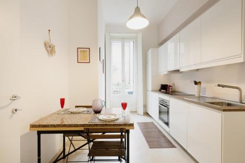 Easylife - Milano - Morgagni 6 - Porta Venezia