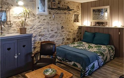 Postel nebo postele na pokoji v ubytování Nice Home In Frossay With Kitchen