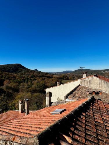 Photo de la galerie de l'établissement Charmante Maison de village au coeur de la Provence Verte, à Esparron
