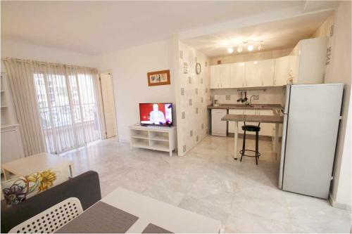 Dinastia B401 by Tenerife Rental & Sales