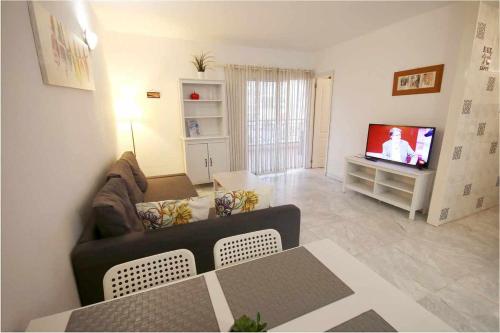 Dinastia B401 by Tenerife Rental & Sales