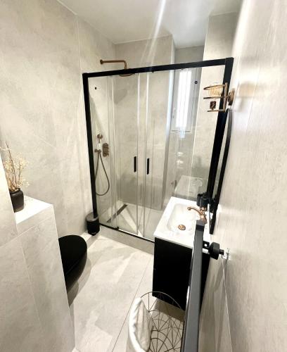 Luxueux Appartement 115m2, 3 Chambres centre ville avec parking à 5 min plage -climatisation photo 23