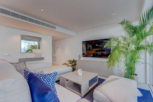 Χώρος καθιστικού στο Luxury triplex + pool, jacuzzi - SissiPark Azul