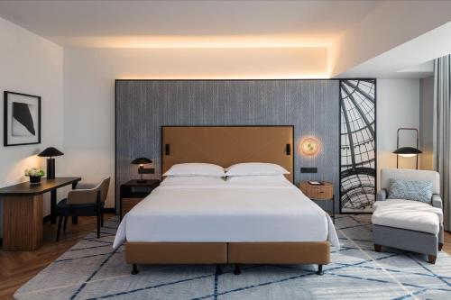 Sheraton Mall of the Emirates Hotel, Dubai Image
