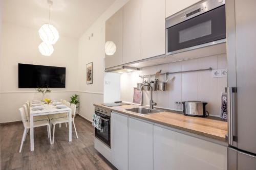 Central Grand Apartment with 5BEDRM 2BATHROOM 1074 Budapest, 40 Hársfa utca kép - 3