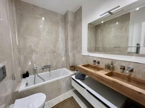 Luxueux Appartement 115m2, 3 Chambres centre ville avec parking à 5 min plage -climatisation photo 9