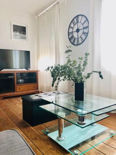 Photo de la galerie de l'établissement Spacious apartment in the heart of Biarritz, à Biarritz