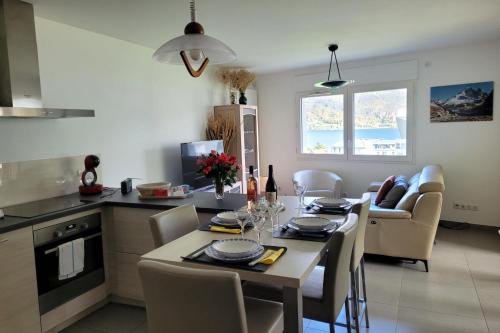 Le Tableau du Lac 507 - 2 bedrooms apartment with lake view terrace