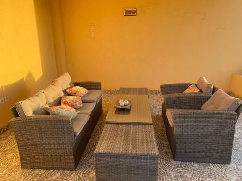 Χώρος καθιστικού στο Residence Adja Binta Kane Sour
