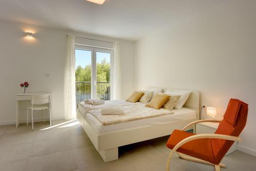 Moderne Villa mit privatem Pool, Sonnenterrasse nur 2 km vom Strand