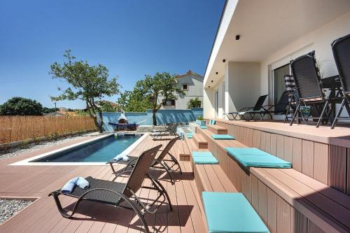 Villa mit privatem Pool nur wenige Minuten von den Stränden