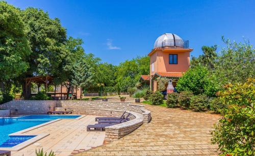 Fotografie z fotogalerie ubytování Ferienwohnung mit großem Pool, Klima, WLAN, Tischtennis v destinaci Valtura