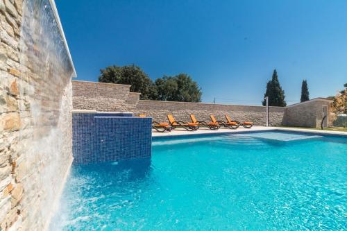 Fotografie z fotogalerie ubytování Villa für große Ansprüche mit großem Pool, Sauna, Whirlpool, Billard v destinaci Ližnjan