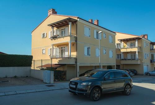 Neue Ferienwohnung mit Parkplatz, Klima in einer ruhigen Lage von Pula