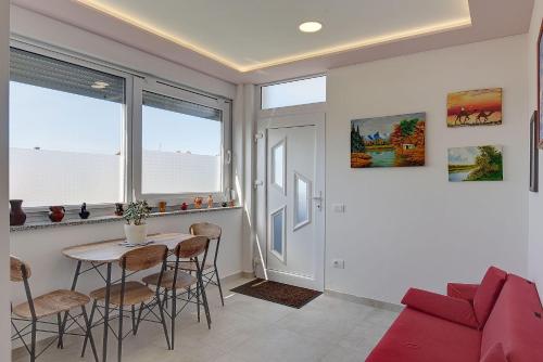 Große Dachterrasse mit Meerblick
