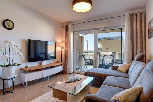 Modernes Apartement mit Meerblick