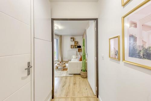 Photo de la galerie de l'établissement T2 Parisien proche Paris & stade de France Métro Ligne 13 et 14, à Saint-Ouen