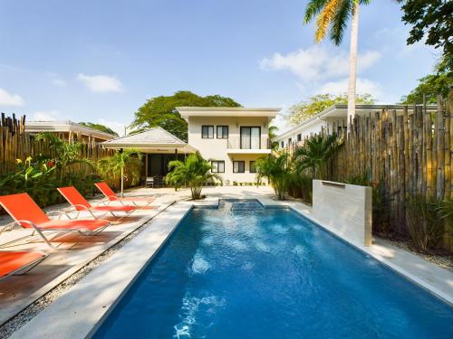 Casa Oasis-4 BR House A Few Steps to the Beach