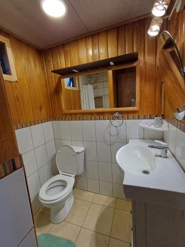 Ванная комната в Alojamiento aeropuerto mocopulli
