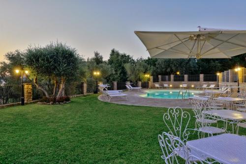Πισίνα στο ή κοντά στο Villa Elaia