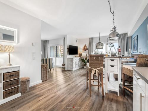 Η κουζίνα ή μικρή κουζίνα στο Ferienwohnung Ostseeloft Damp