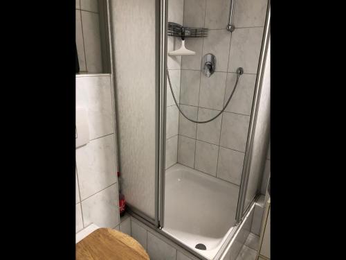 Ένα μπάνιο στο NEU! Ferienwohnung Rheingau
