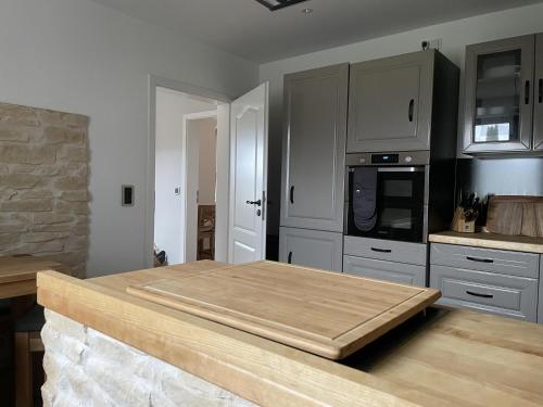 Kuchyň nebo kuchyňský kout v ubytování NEU! Haus am Heldrastein