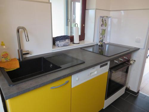 Dapur atau dapur kecil di NEU FeWo Tuffis Home an der Nordsee