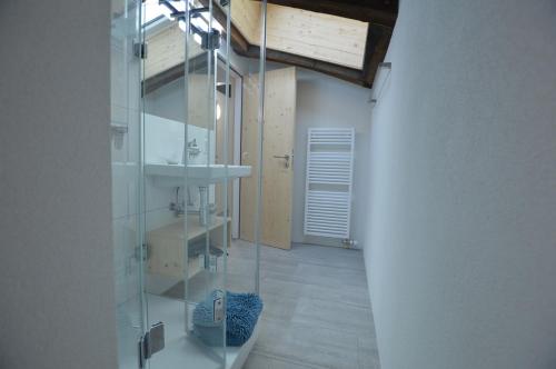 Koupelna v ubytování Apartment Urschein in Laax-Murschetg
