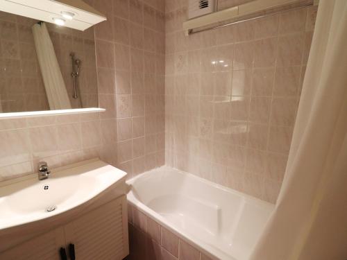Appartement confortable au pied des pistes - 6 personnes - FR-1-502-546