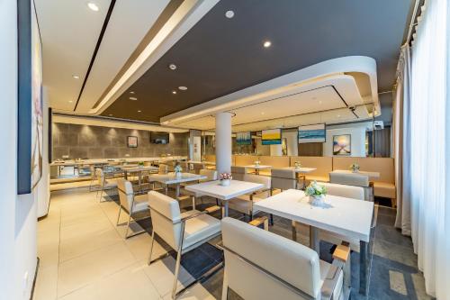 Ruang duduk di Maixinge Hotel - shuttle bus to Shanghai Pudong International Airport