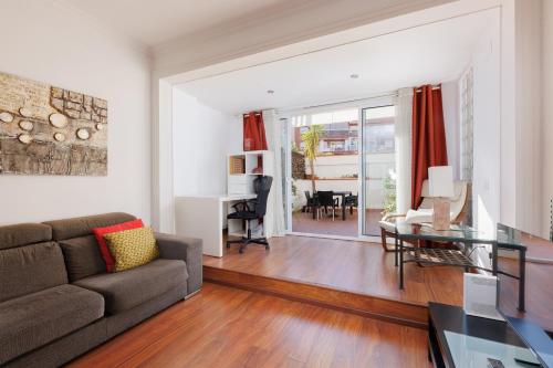 ApartEasy - Private Terrace, 3-Bedroom Apartment