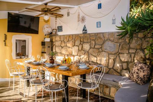 Exquisite Villa with Heated Pool, Sauna, Breathtaking Landscape & Panoramic Views in Banjol