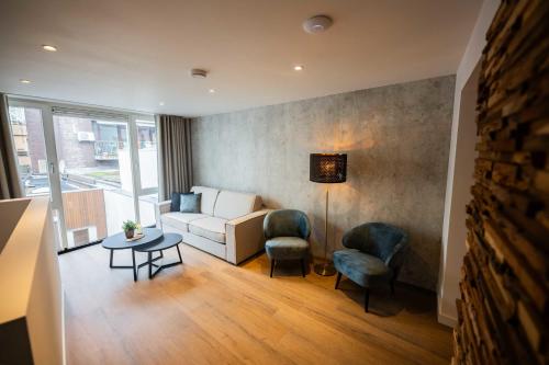 Χώρος καθιστικού στο Historical 80m2 Retreat with Sauna option - R51B