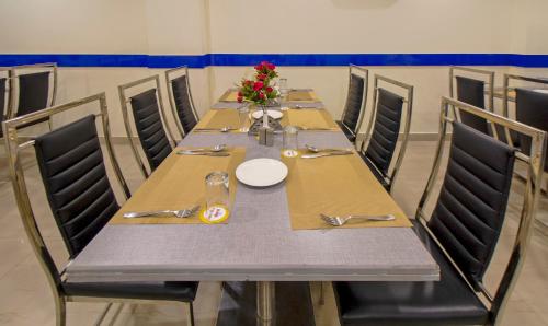 Restaurace v ubytování Treebo Royal Orbit, Metropoliton