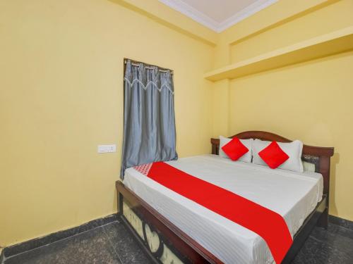 Gallery image of OYO Flagship AM Luxury AC ROOM'S in Hyderabad