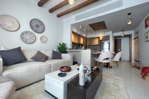 Captivating 1 BDR Fanadir Marina