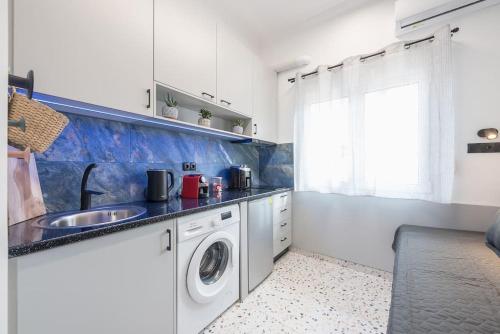 Tiny Apartment(12sqm) in Ilion close to Petroupoli