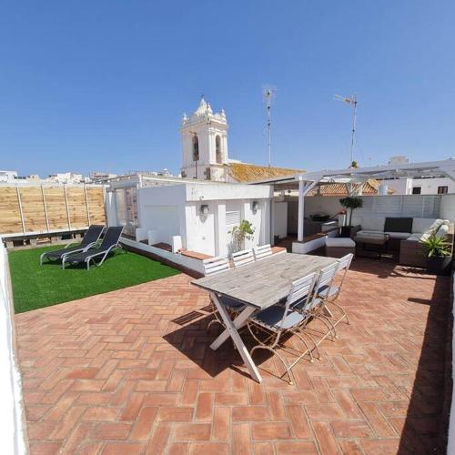 Το κτήριο όπου στεγάζεται  το διαμέρισμα