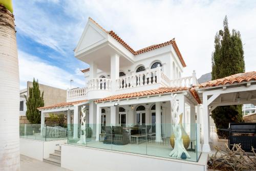 VILLA OCEAN PALM, HEATED Pool!