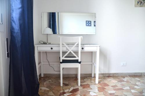 Μια τηλεόραση ή/και κέντρο ψυχαγωγίας στο NEW! Casa di Veneto, 15 min to Venice direct bus