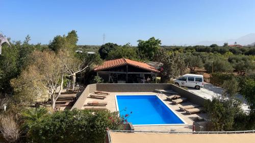 Arion Stables & Apartments